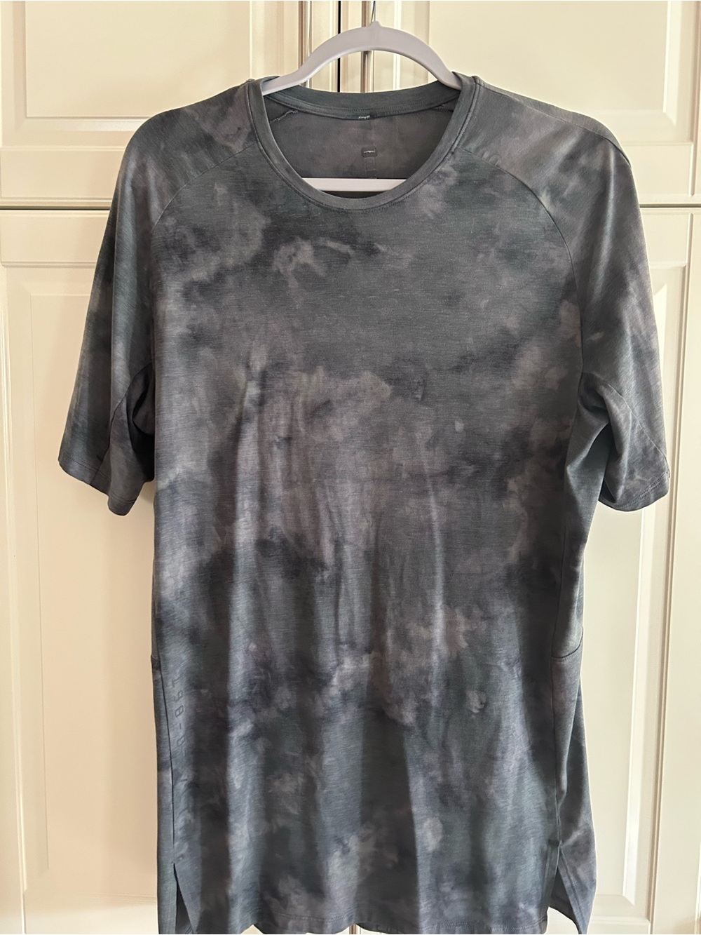 lululemon athletica Men's Gray Tie-Dye Short Sleeve Tee